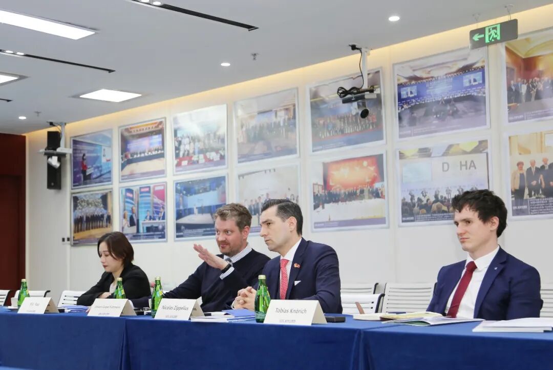 Center for China and Globalization tweet media