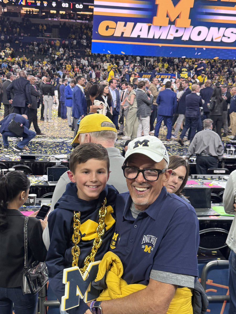 JamesYoder's tweet photo. GO BLUE. 

GREATEST TEAM OF ALL-TIME https://t.co/hWMkHZR4Q2