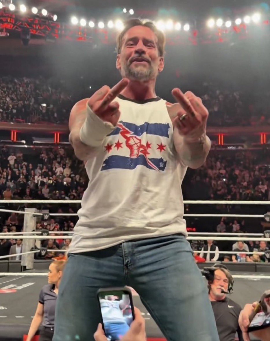 PrettyLittlePiss tweet media