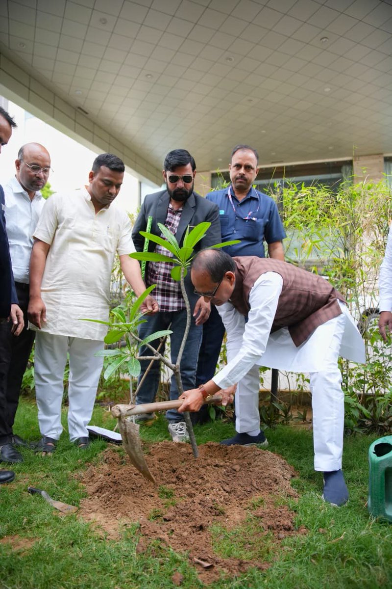 Shivraj Singh Chouhan tweet media