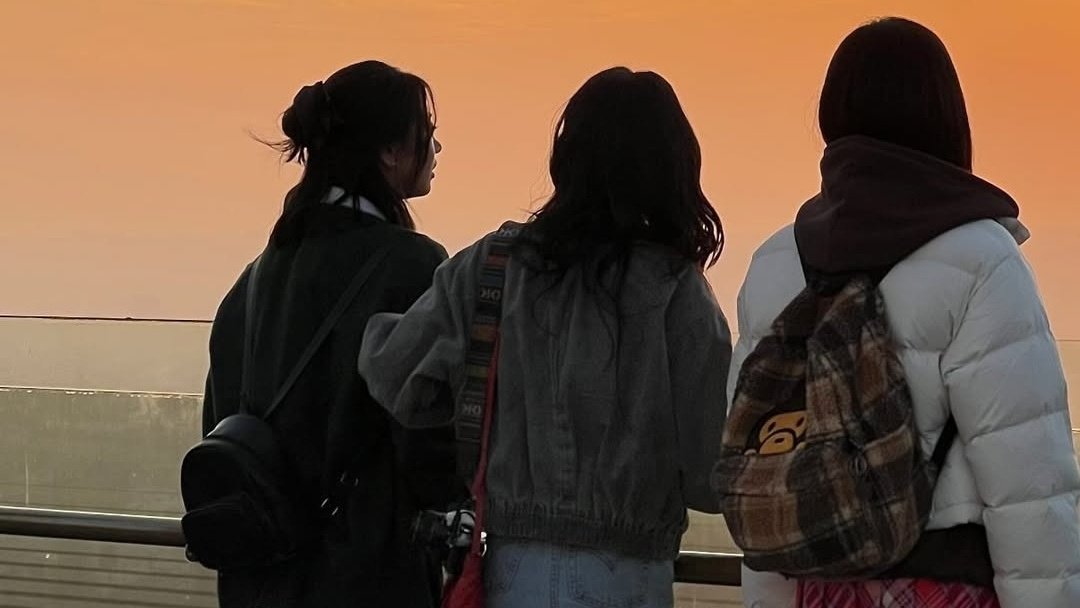 Aran updates tweet media