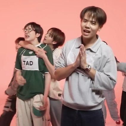 จูบงอี้ ★☆ tweet media