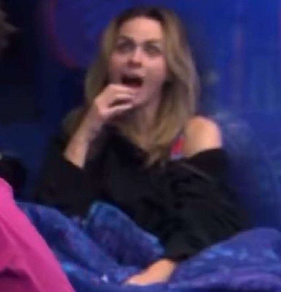 vivi renault. 🧙🏽♀️🥂 tweet media