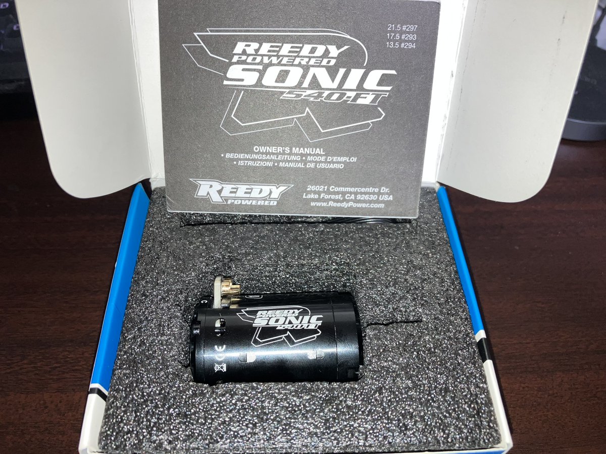 とりまモーターだけは用意してますが、車体の発売が待ち遠しいですね🤣
やっぱガキンチョの頃からREEDYってのは憧れがあった訳ですよ🏎️
大人になって好きなブランドのパーツを組むってのもラジコンの楽しみだと思っとります👍
･･･１個じゃ足りなくないかwww
どれに組もうかな🤔
#REEDY