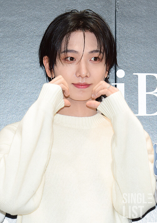 [포토] 보이넥스트도어 명재현 '스윗 하트'

#보이넥스트도어 #보넥도 
#BOYNEXTDOOR 
<a href="/BOYNEXTDOOR_KOZ/">BOYNEXTDOOR</a>
#보이넥스트도어_명재현 #명재현
#JAEHYUN
⬇관련기사⬇
slist.kr/news/articleVi…