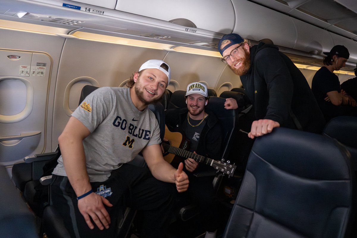 Michigan Hockey tweet media