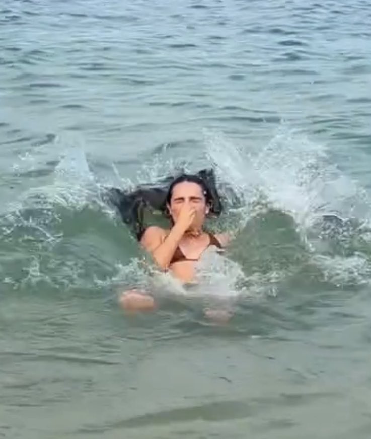 out of context elaine tweet media