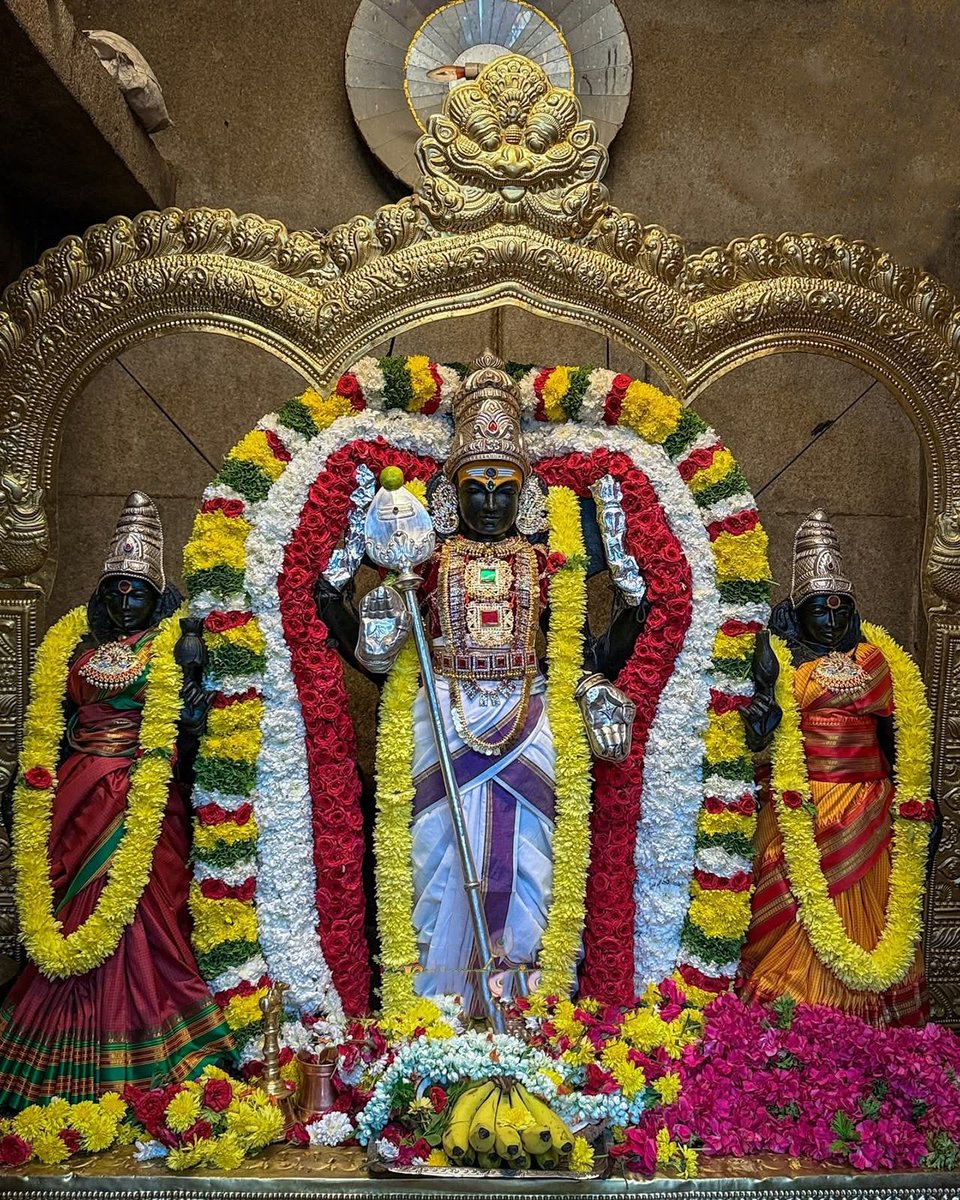 JournoPG's tweet image. அழகெல்லாம் முருகன் 🚩🦚

#kalyanasivasubramaniyar #bangalore #murugan