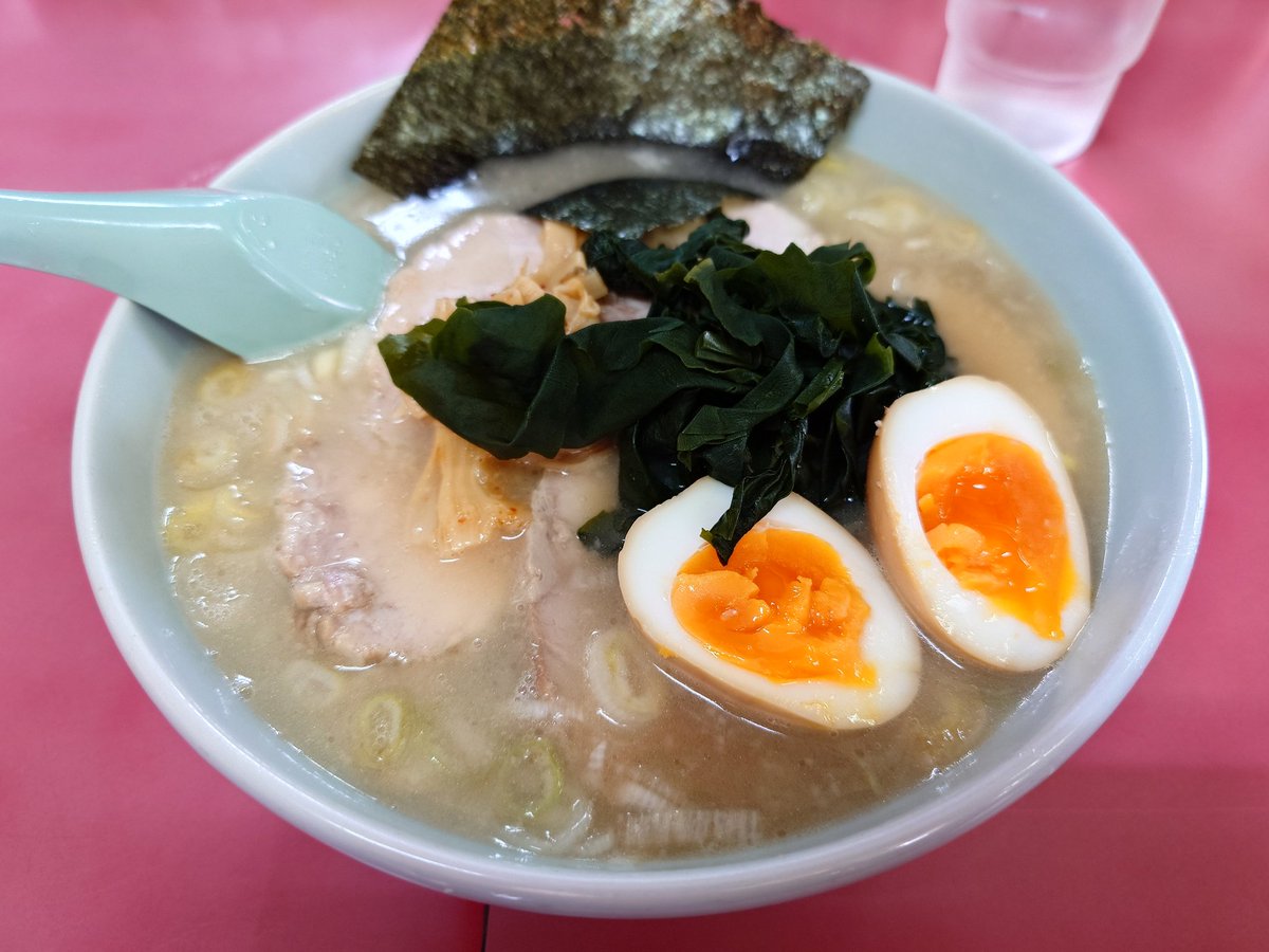 とーま tweet media