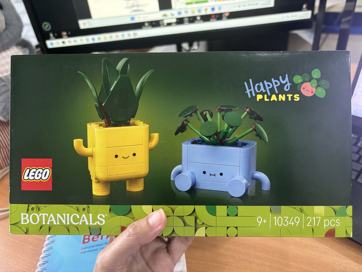 mmmdy's tweet photo. my first LEGO ♥️ https://t.co/1sHY7qbHIs