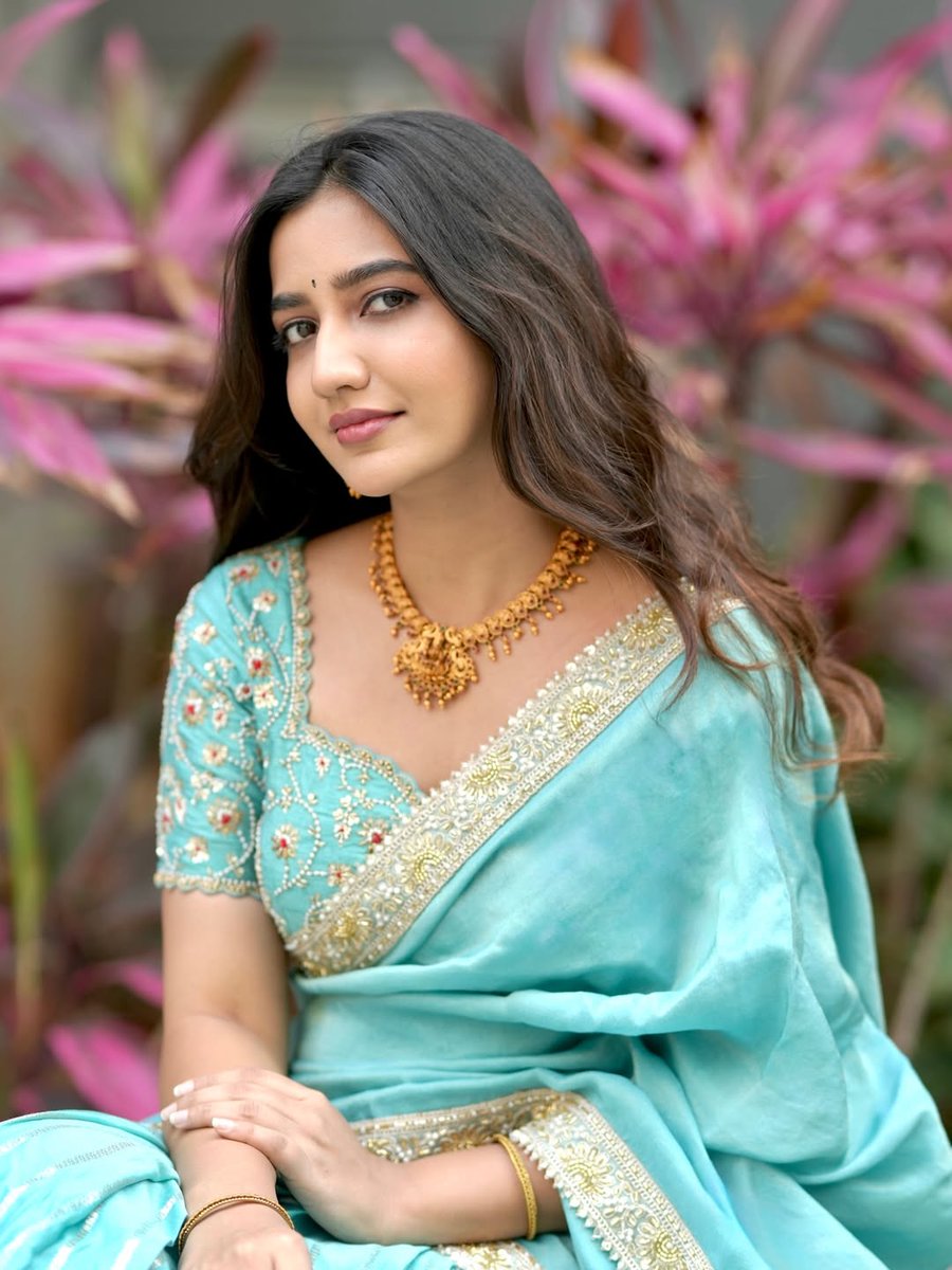 ActrezHub's tweet photo. #NehaPathan #Neha https://t.co/JmSYKQ1ScS