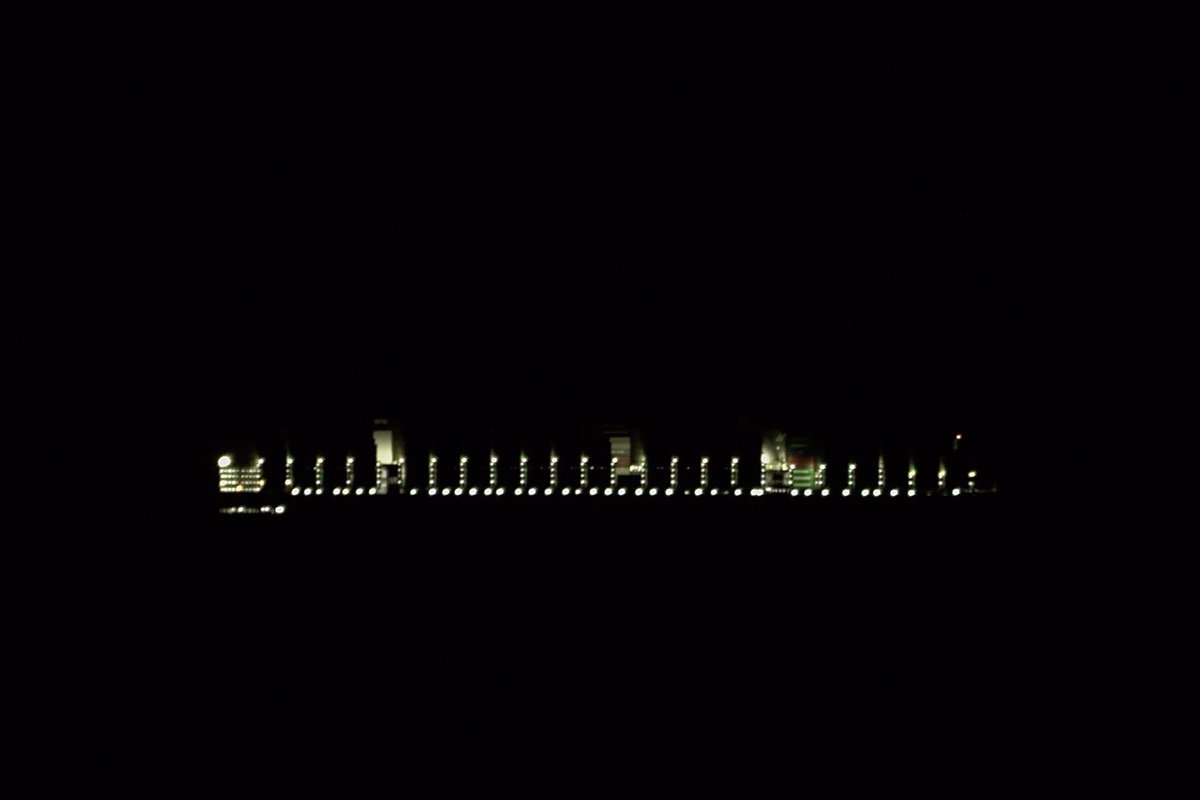 johnmorgan726's tweet photo. At 366 meters the #EVERGREEN M-class #ContainerShip
EVER MAX, IMO:9935208 at anchor 12 miles away waiting to make the jury up the Chesapeake Bay to Baltimore, Maryland tomorrow afternoon. #ShipsInPics #EverMax https://t.co/Zc1Gyvonfx