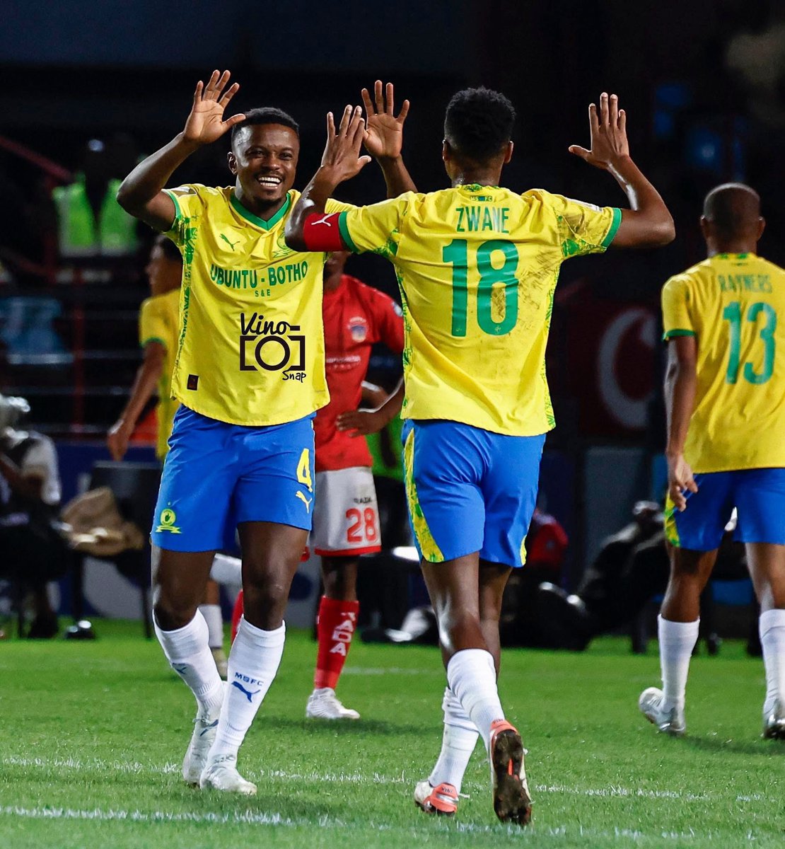 T h a p z tweet media