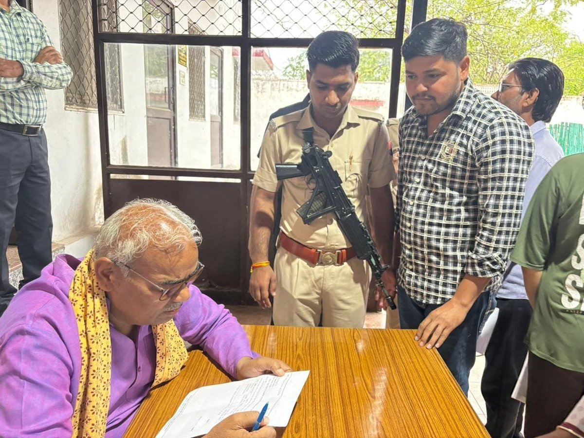 लाइब्रेरियन स्टाफिंग पैटर्न और लाइब्रेरियन के विभिन्न मुद्दों को लेकर शिक्षा मंत्री जी से सुखद मुलाकात ✍️ 
<a href="/madandilawar/">Madan Dilawar</a> <a href="/RajCMO/">CMO Rajasthan</a> <a href="/saten_08/">Satyendra</a> <a href="/kamal_kanawaria/">kamal kanawaria</a>