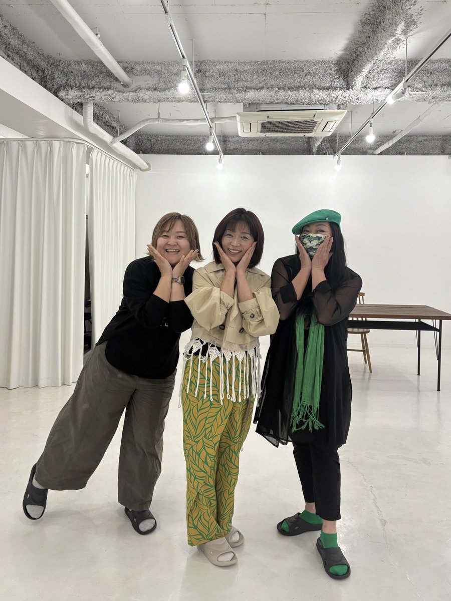 ホワイトスタジオにて
*\(^o^)/* shooting♪

女性起業家方々の広告＆
プロフィール撮影
ブランディング day

stylist：角暢子
photograph：あやぱん
hair&amp;makeup：野田エミリー
 <a href="/E_Make_Emily_N/">E-MakeヘアメイクEmilyNoda🍀</a> 

#撮影 #ヘアメイク #野田エミリー