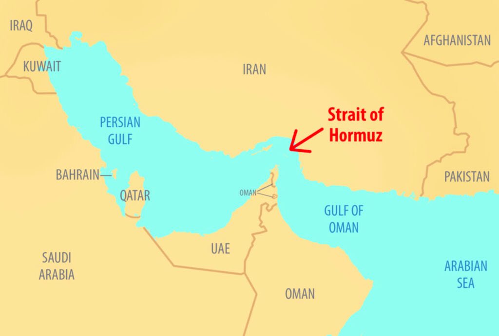 EricNareIR's tweet photo. 20 to 30% of global oil passes through the Strait of Hormuz. The tensions involving the US, Israel and Iran have disrupted this route leading to the increase in fuel prices around the world. This shows how a  regional conflict can quickly affect the global economy•••
#Irán #USA #Israël