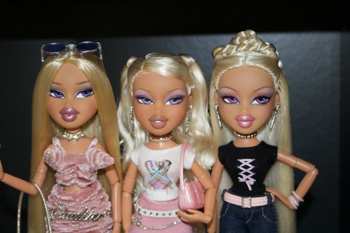 bratzbymurkz's tweet image. Ohh Miss Dresden 💋 #bratz #bratzrepaint