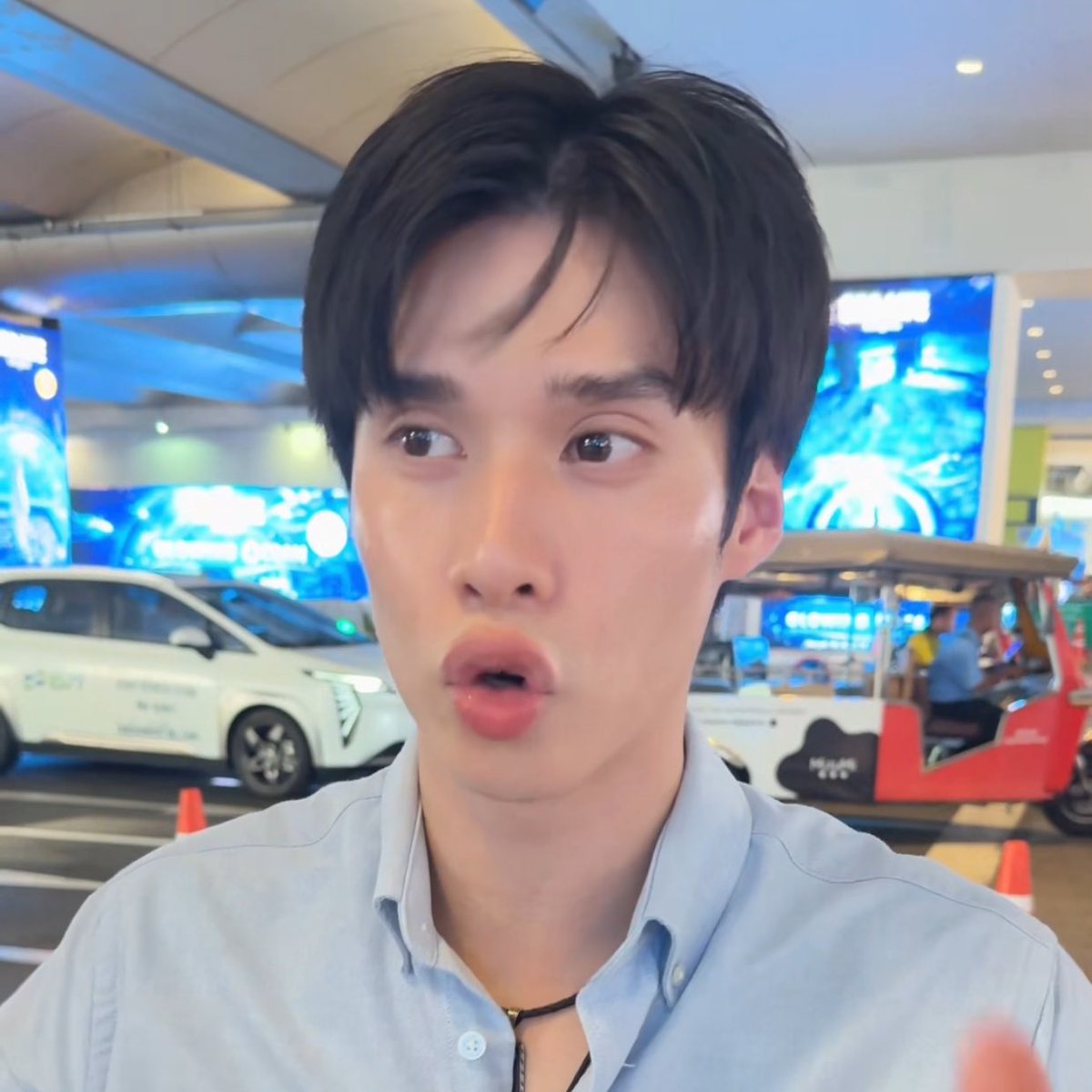 lana ❦ tweet media