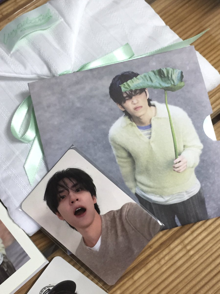 weird0Idioteque's tweet photo. 뮤플...♬*•*¨*•.¸¸♬ https://t.co/BBEjY0eqT5