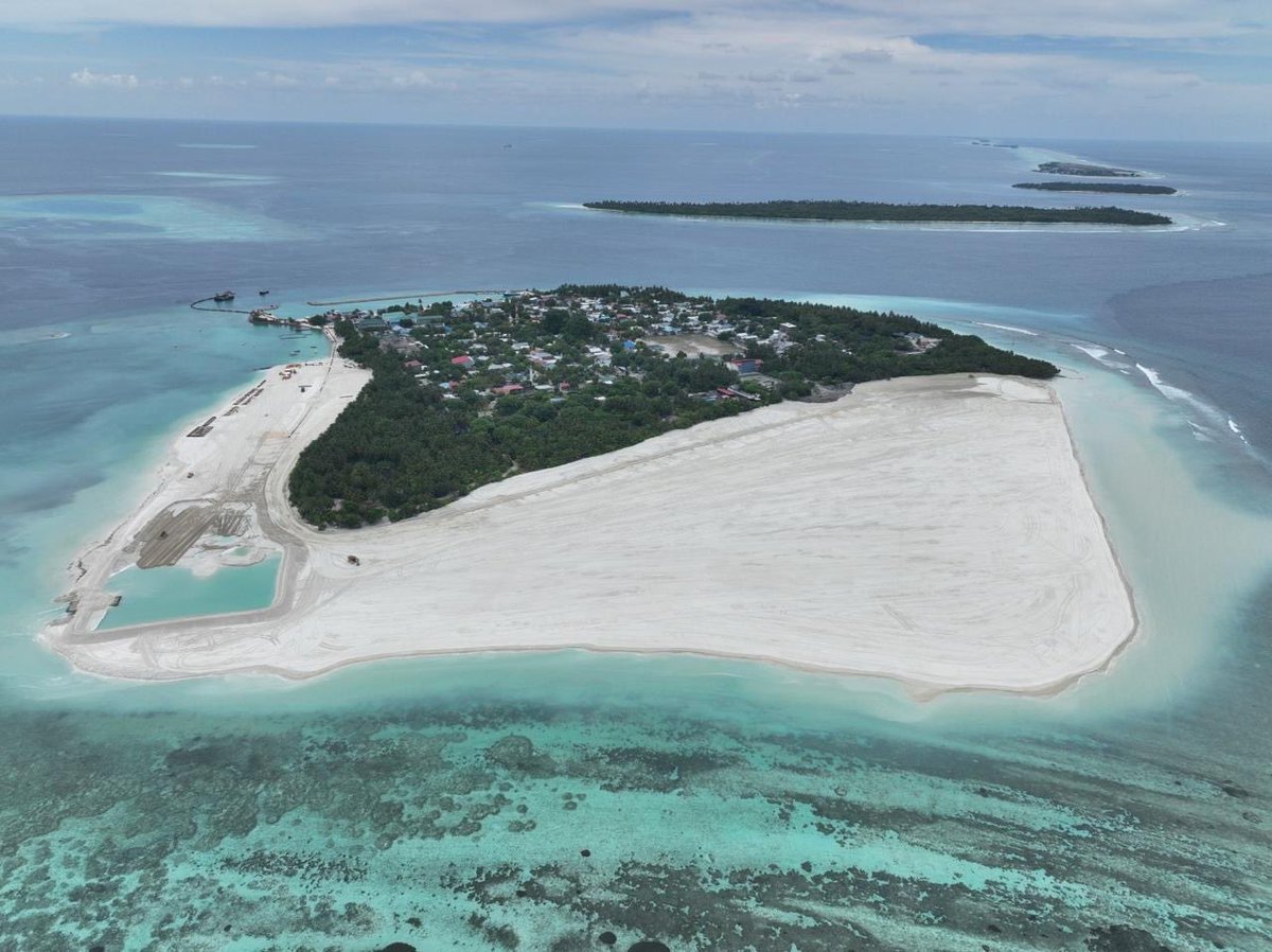 Land reclamation works in Th. Veymandoo have been successfully completed, with a total of 27 hectares reclaimed.
The project was carried out using TSHD FILIPPO BRUNELLESCHI between 12 March and 04 April 2026.
This milestone supports continued infrastructure development and