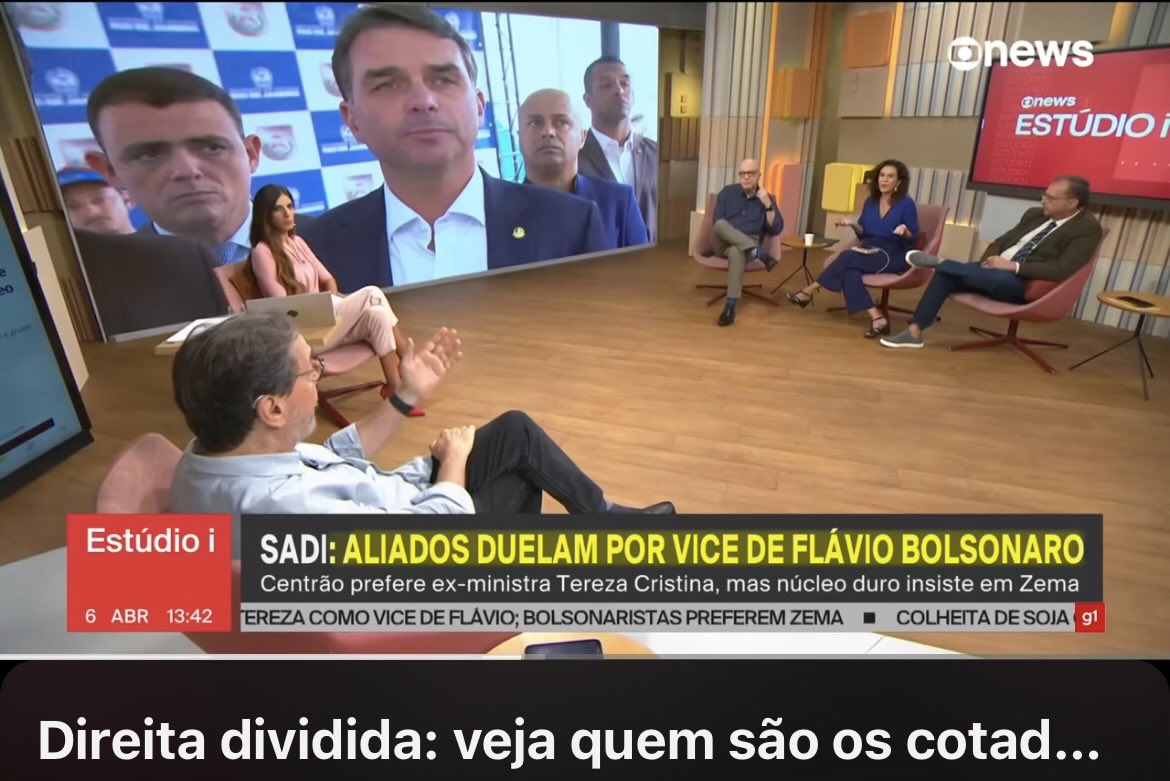 Fa1ryNight's tweet photo. Saímos de: Flávio Bolsonaro não tem chances.

Para: Aliados duelam por vice de Flávio Bolsonaro. 

Tudo isso sem um apoio direto e contundente de nomes de peso.