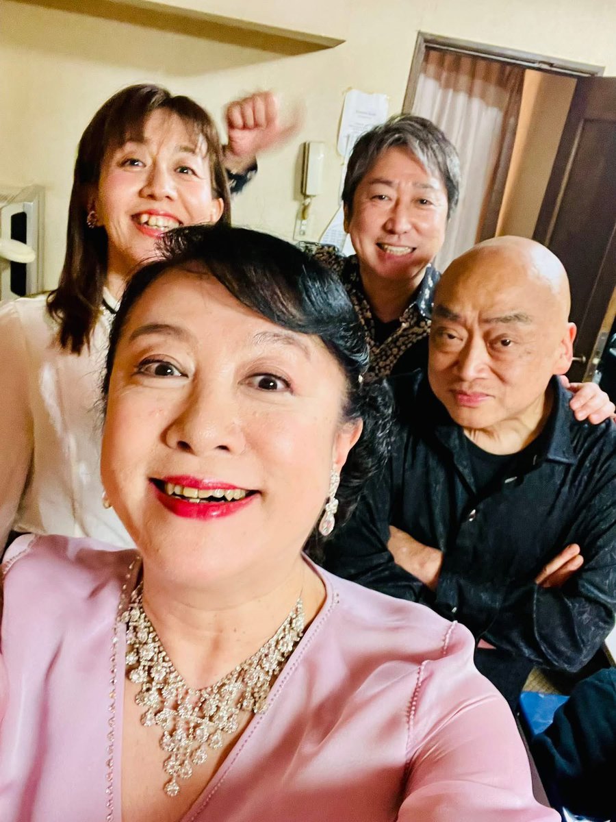 4/5
日野美歌
@シャノアール横浜日ノ出町のLive Sakura Cafe2026桜の宴

5年ぶりの参加でした
桜、命、感謝、家族…etc
たくさんの想いを感じながら
素敵な時間でした