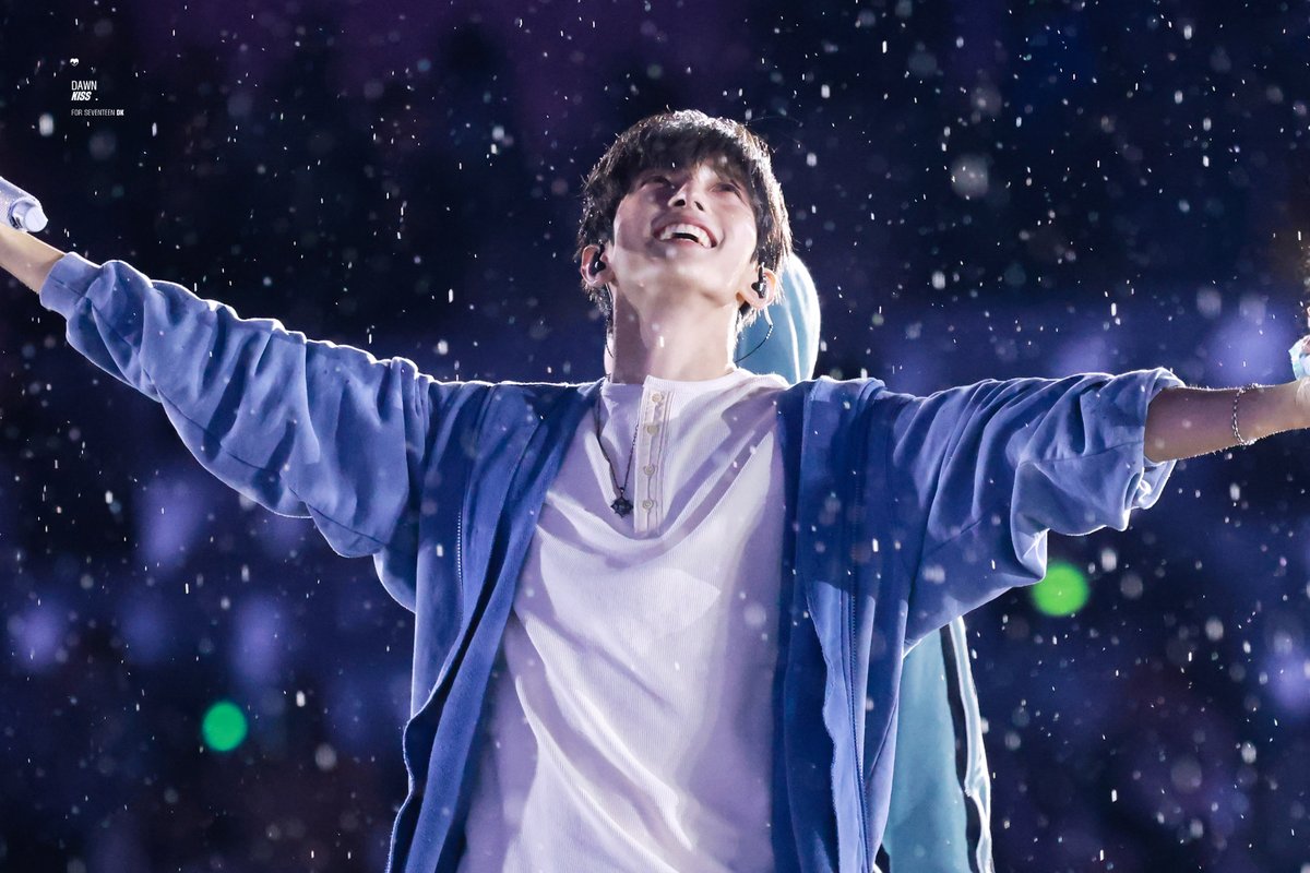 Dawn Kiss😘 tweet media