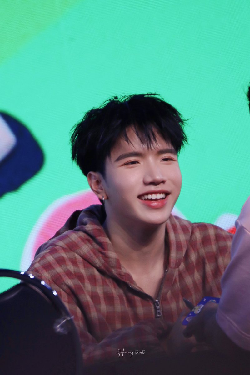 i say // 🏁 tweet media