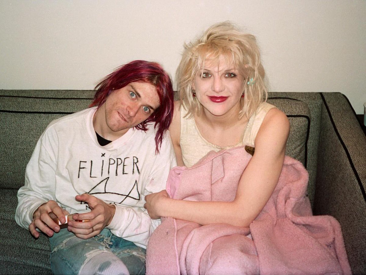 hourly kurt cobain tweet media