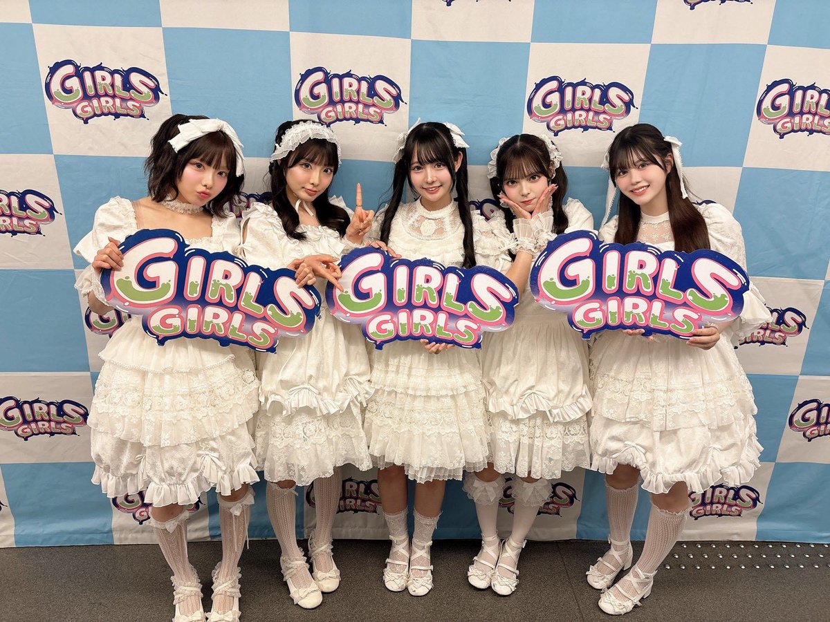 GIRLS GIRLS tweet media