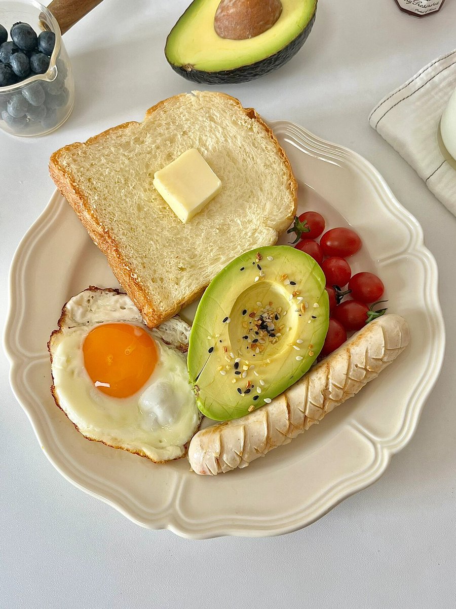 Six Million tweet media