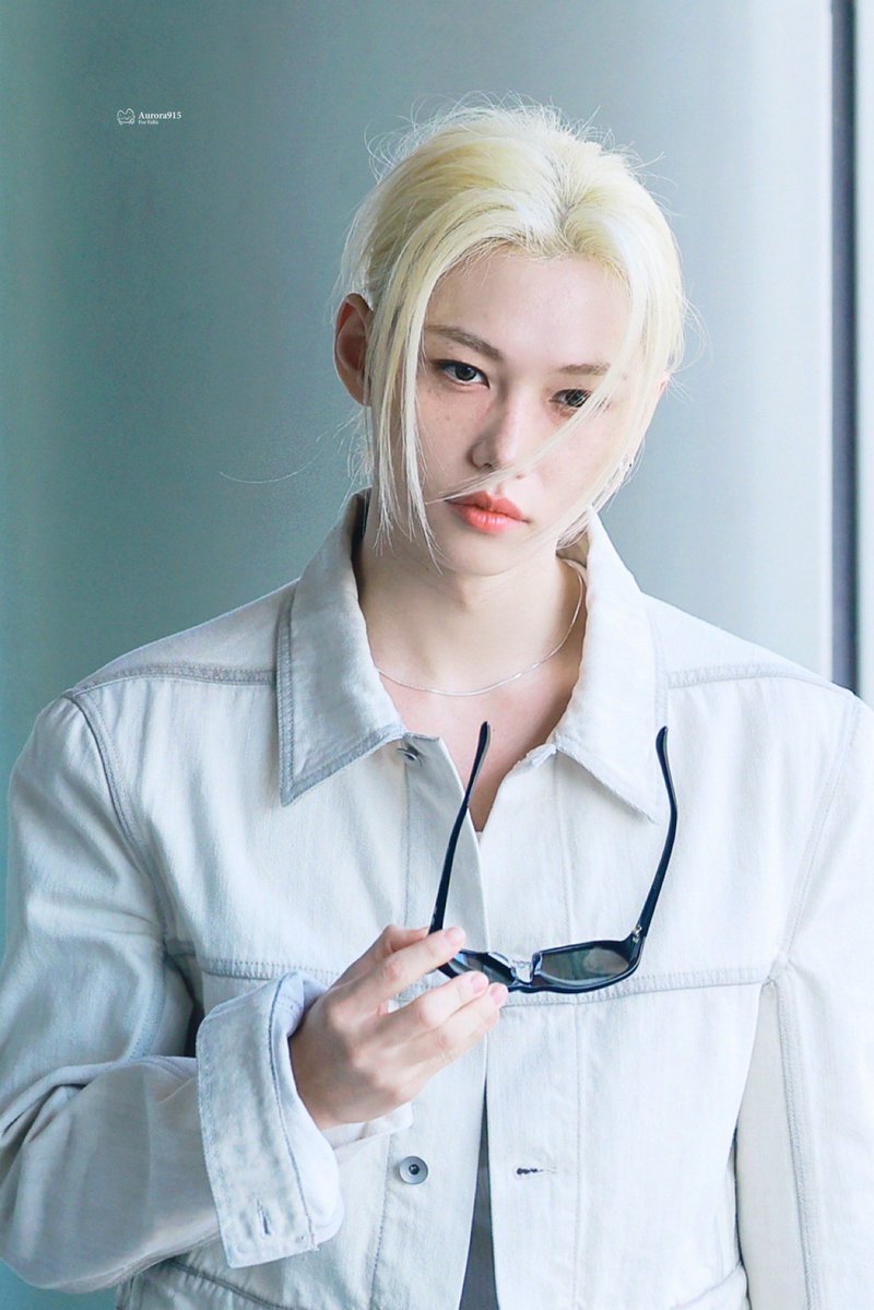 Aurora915 tweet media