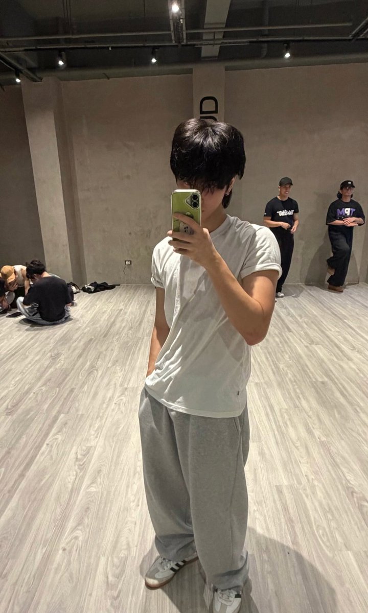 ᴷ 𓆡 tweet media