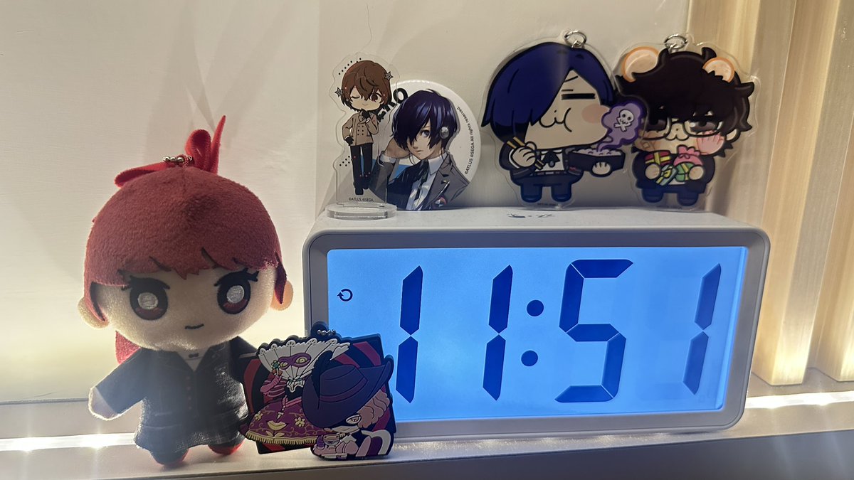 OIpingu's tweet photo. my smol persona merch collection ^_−☆ https://t.co/eO1rDdCoWy