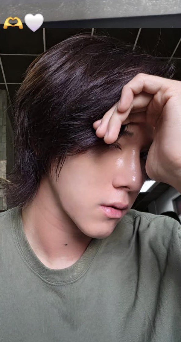 de, ☘︎ ݁ tweet media