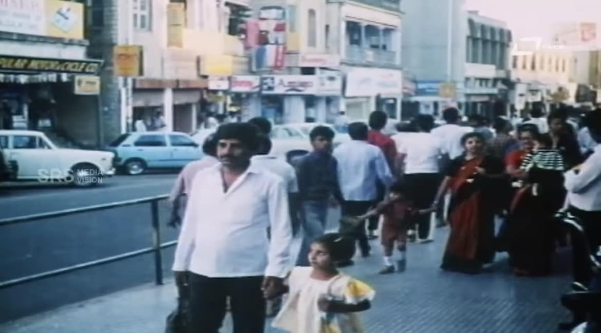 VinodJason's tweet photo. #OldBangalore: Brigade Road, 1989

#Bangalore #Bengaluru #OldBengaluru #Kannada #Karnataka #BrigadeRoad https://t.co/C6ibv8OT2L