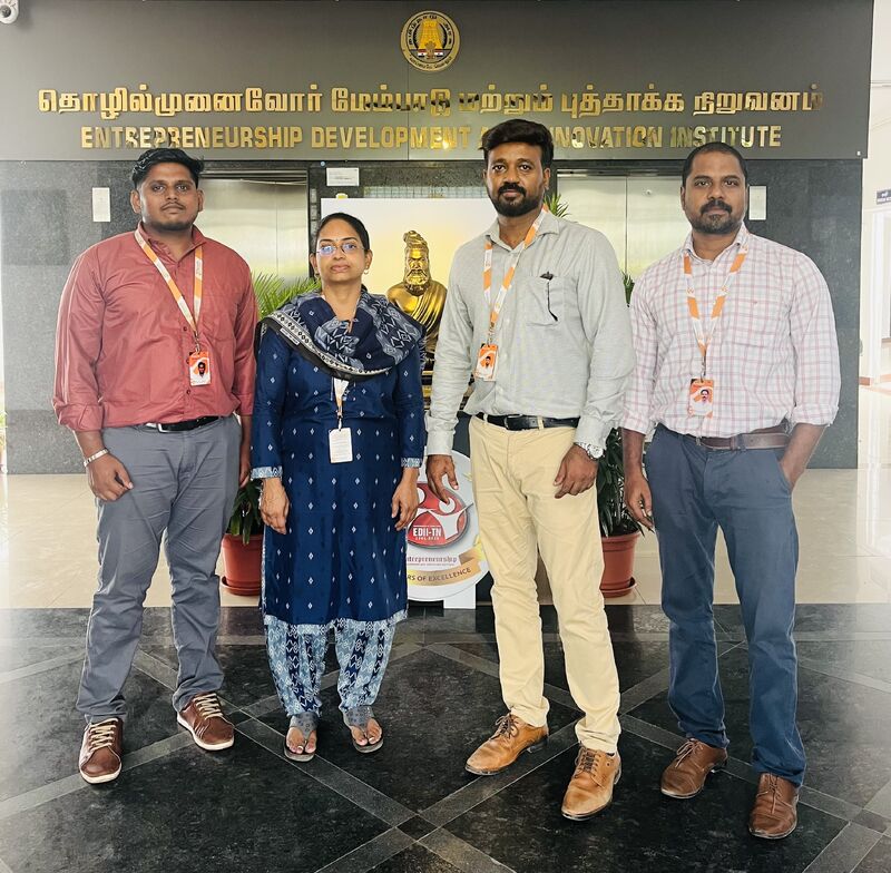 foodtraze's tweet photo. π€ Strengthening partnerships and expanding traceability impact.
FoodTraze team, along with CEO Suresh Sekar, explored new opportunities to scale blockchain based traceability across crops.
Every delivery builds the next opportunity.
#FoodTraze #Traceability #BlockchainForFood https://t.co/QDnsdhBxro