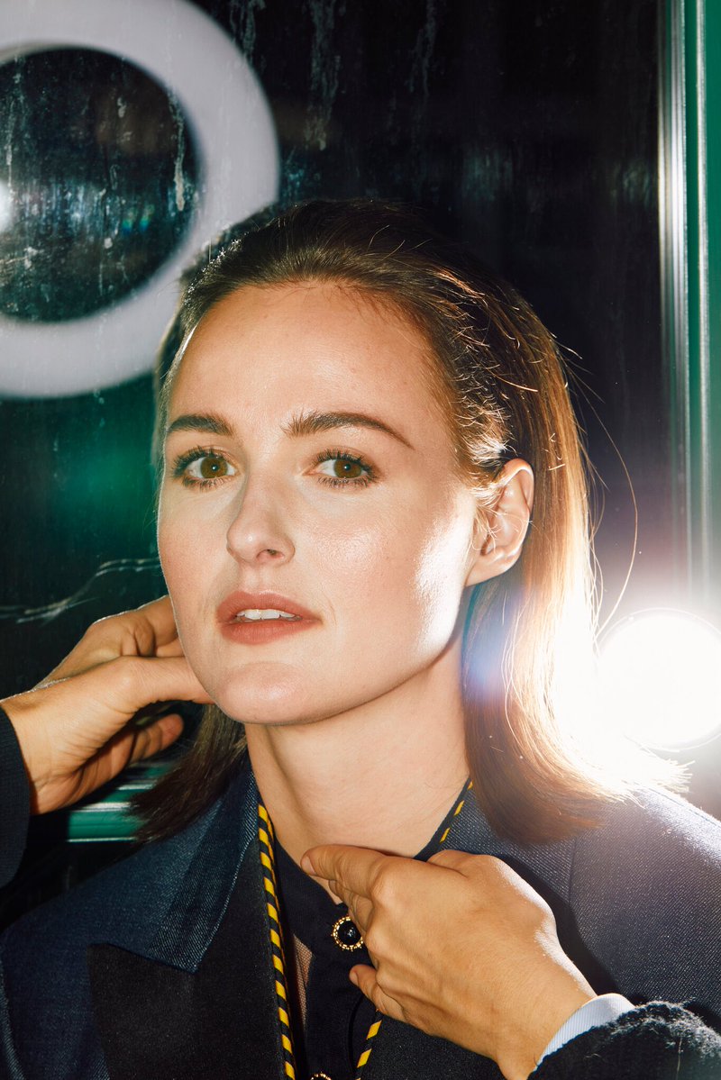 JLawrence Center tweet media