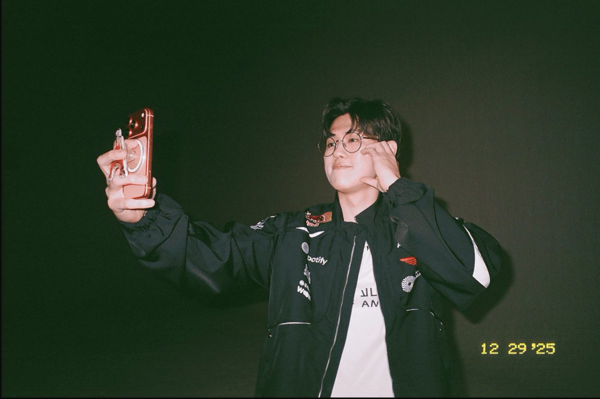 호랭이떡 tweet media