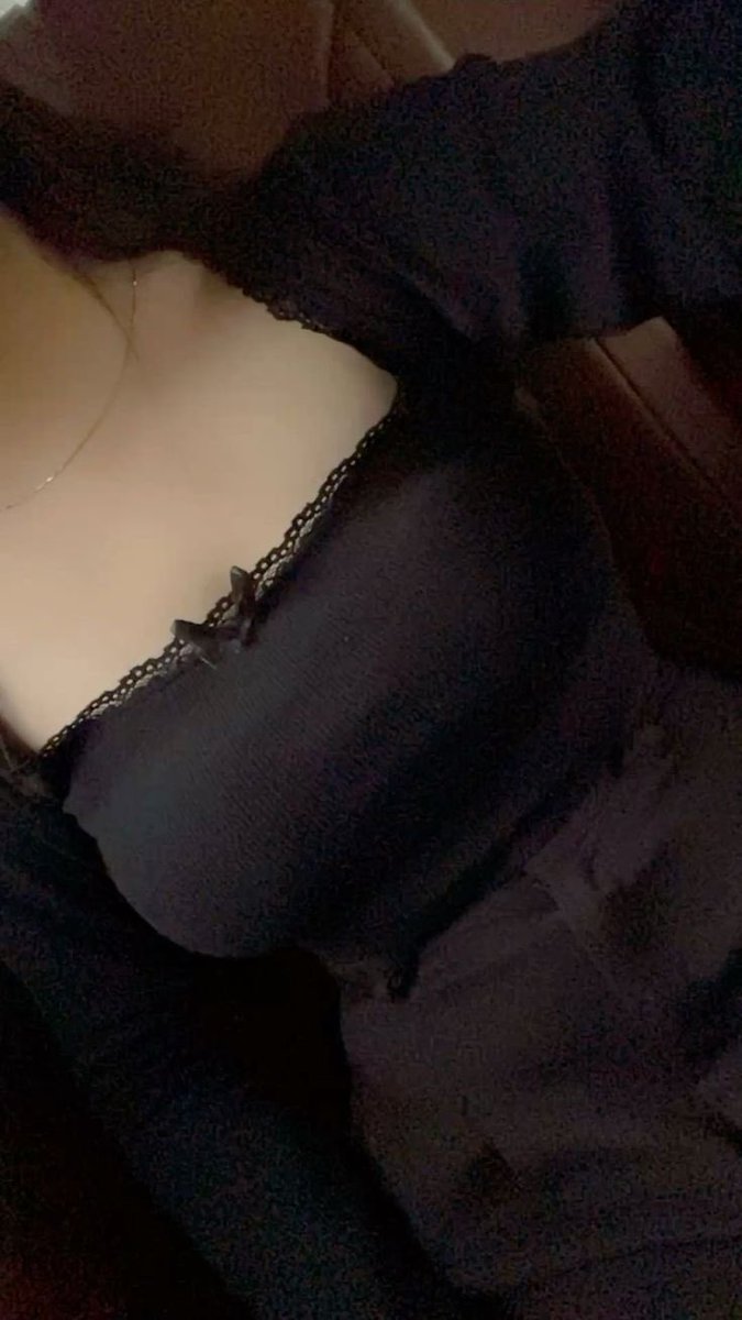 nguyễn ý nhi tweet media