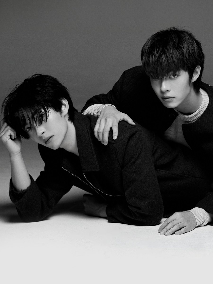 WhiteFoxGMM tweet media