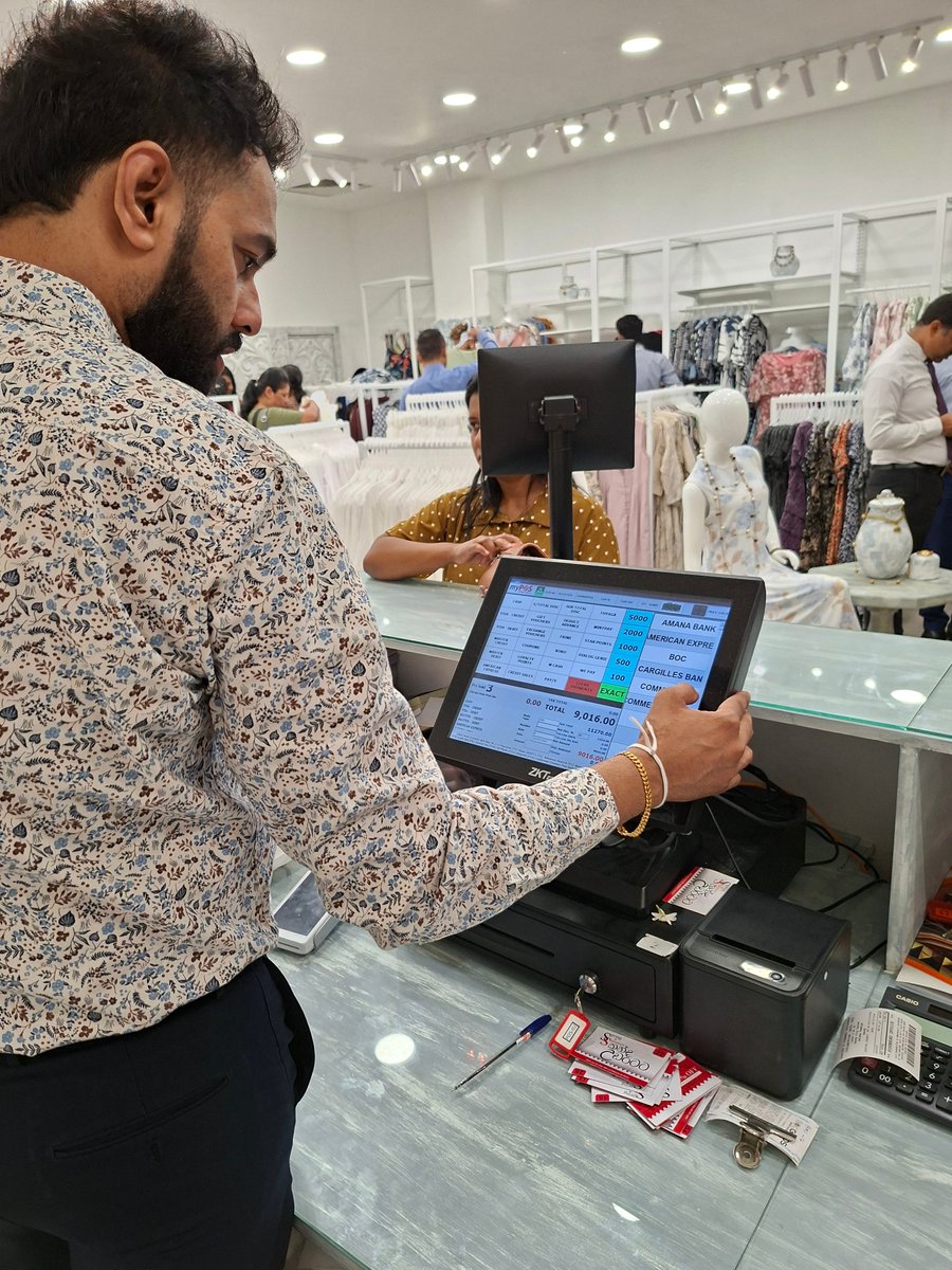 myPOS_SriLanka's tweet image. Spring &amp;amp; Summer, a leading women’s fashion brand from Colombo, has expanded to Galle with a beautiful new store at the newly opened Galle City Centre mall.

A strong step for fashion retail growth in the South. #SpringAndSummer #GalleCityCentre #WomensFashion #RetailExpansion