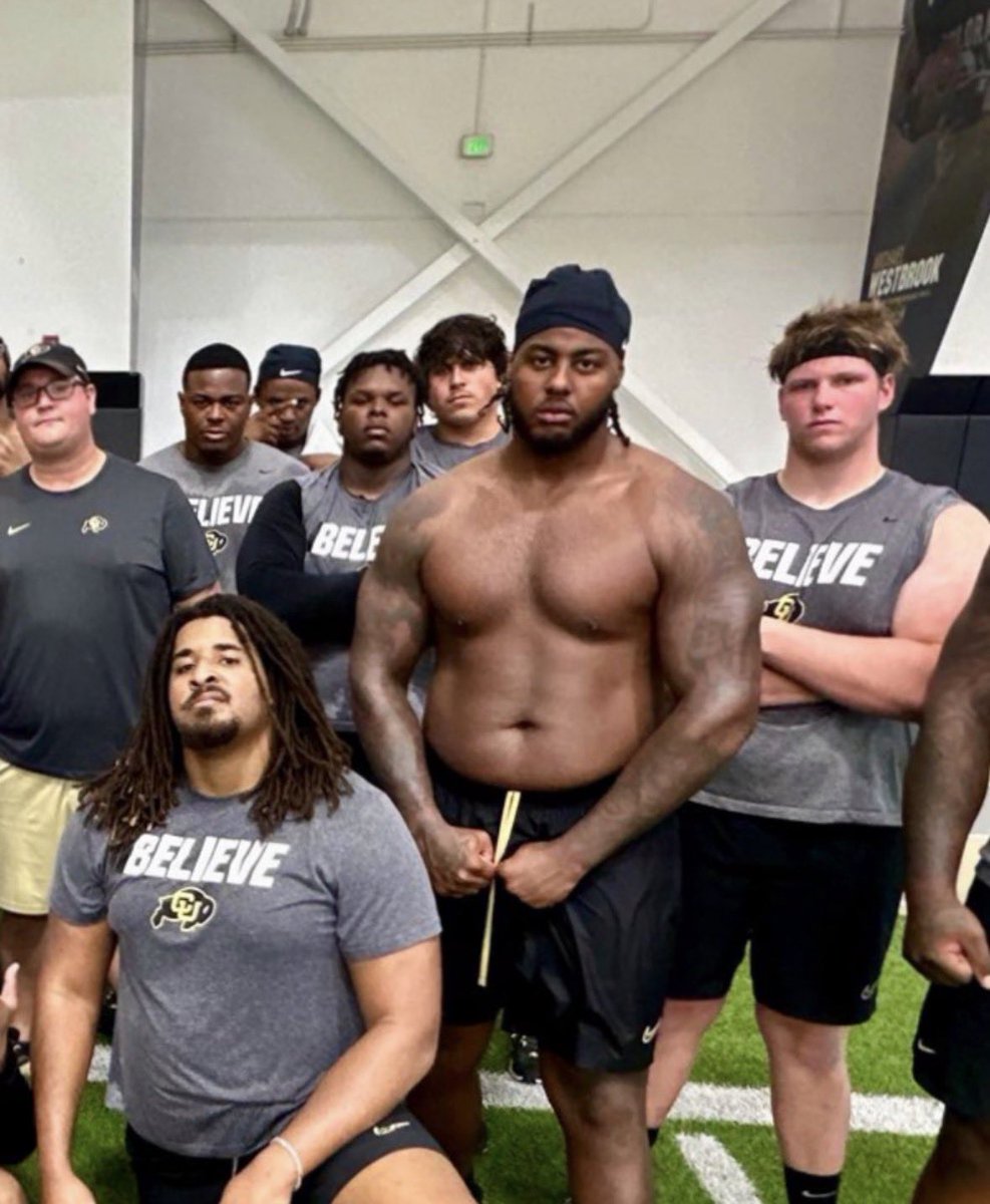 Dalvinthetruth tweet media