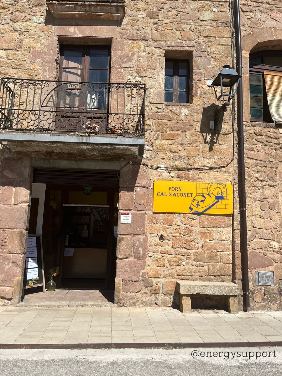 EnergySupport's tweet photo. @3CatInfo De casualitat ahir vam estar comprant pa , es recomana encarregar-ho . Bona gent 🥖 @ forn_cal_xaconet 
#Fleca #LEstany #Moianès https://t.co/o434KtYzRr