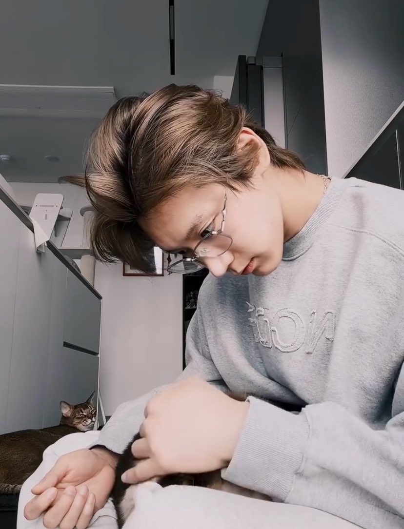 ป้าฟาง 💜 TENLEE #SO10 🐈‍⬛ tweet media