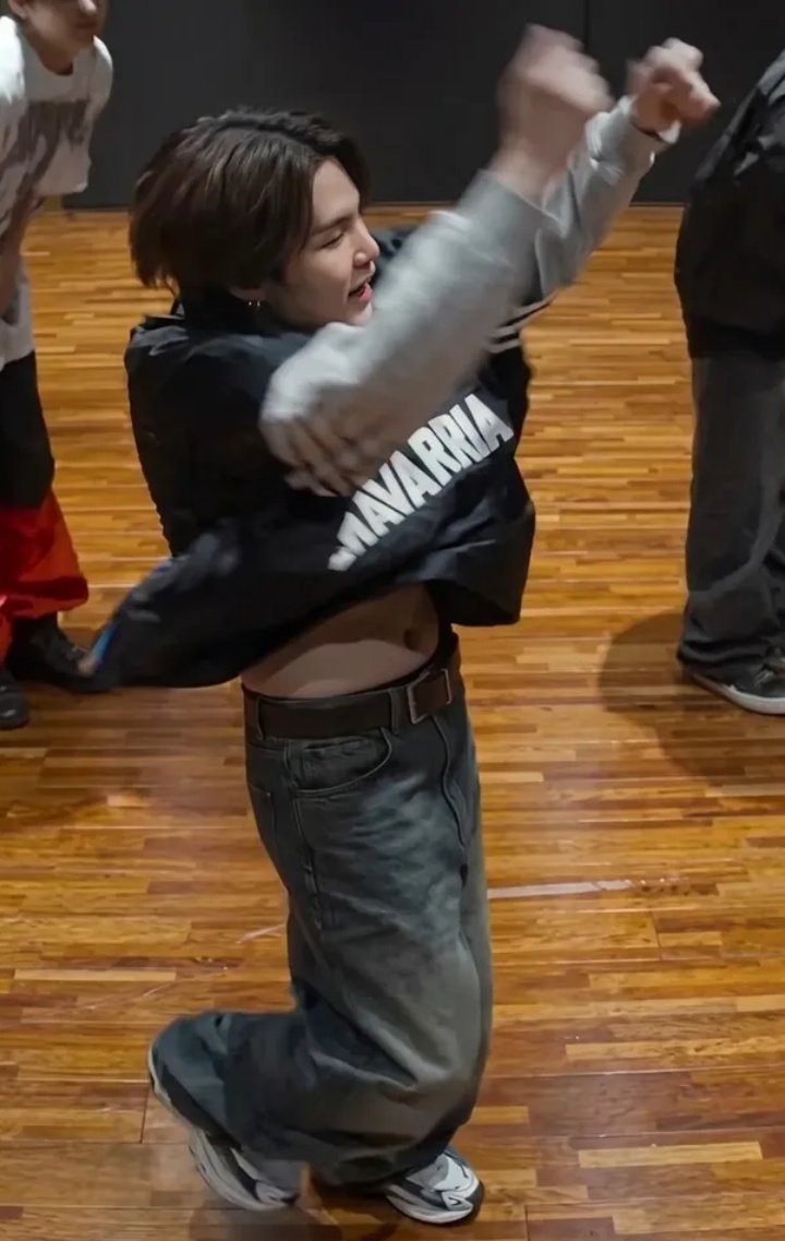 윤기SUGA tweet media