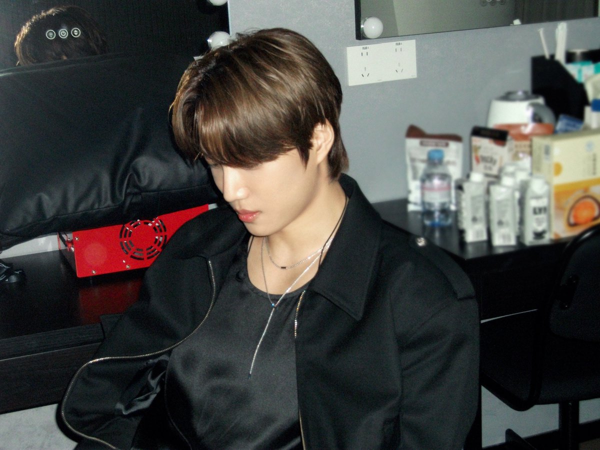 'KNOCK KNOCK!' tweet media