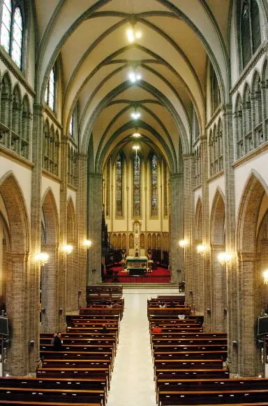 moriko38's tweet image. While not every story follows this path, a significant number of Korean occult and exorcism works treat different religions—Catholicism, Protestantism, Buddhism, and Shamanism—as Business Partners. 

Instead of clashing over doctrine, they often form a multicultural Dream Team