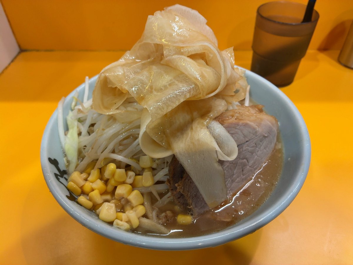 rsry525's tweet photo. ラーメン二郎　八王子野猿街道店2
プチ　大根のだいすけはん　そのまま
19時台10分待ち
大根甘くて最高
美味しかったー！ https://t.co/sLcSbYIXle