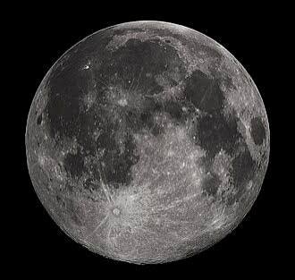 davidrmathew's tweet photo. What we all thought the moon to be Vs what it actually is 😳
#ArtemissII https://t.co/0h2TFo8XDj
